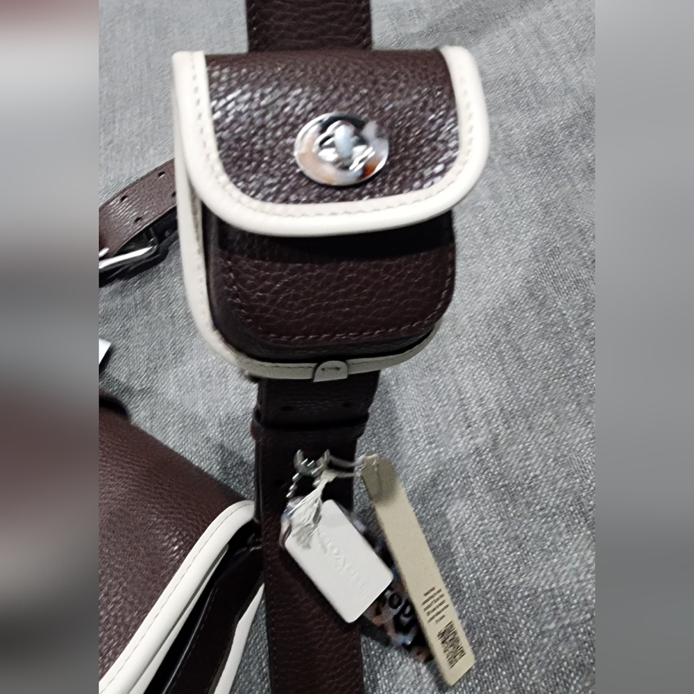 Coachtopia Cargo Wavy Dinky Bag In Pebbled Coachtopia Leather - Picture 14 of 16